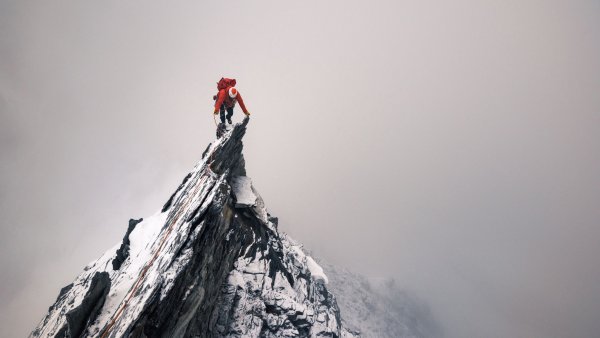 Альпинисты в горах