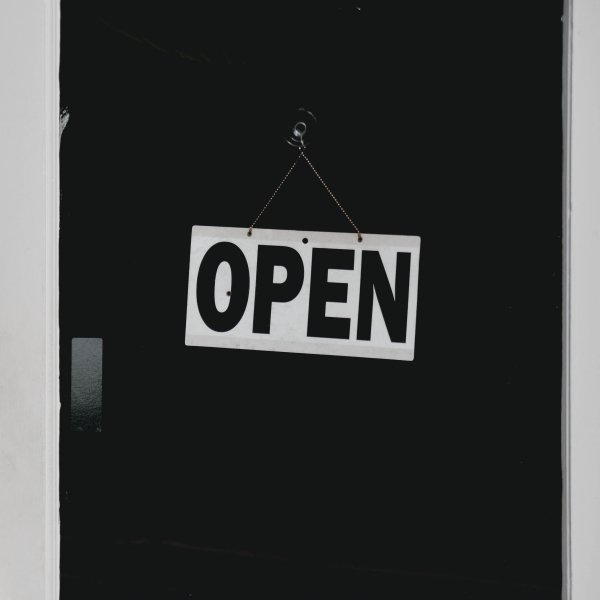 Обои с надписью open