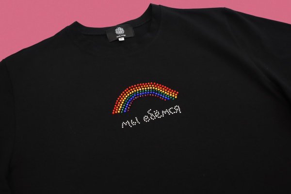 Дизайнерский мерч