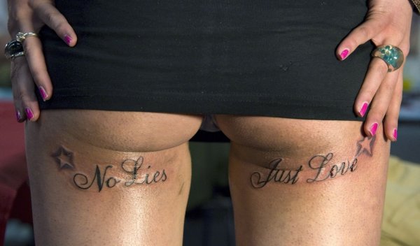 Унизительные тату для девушек