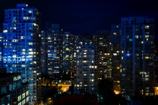 Окна ночного города