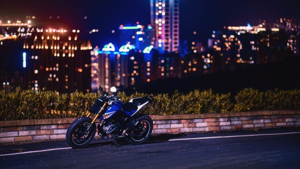 Мотоцикл ночью
