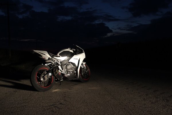 Honda CBR 600 ночь