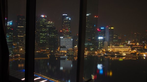 Ночной город из окна