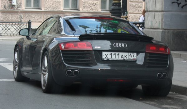 Audi r8 госномер 888 регион 77