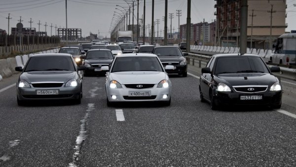 Три Лады Приоры в ряд