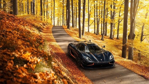 Машина Koenigsegg Agera RS