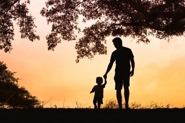 Фон отец и сын