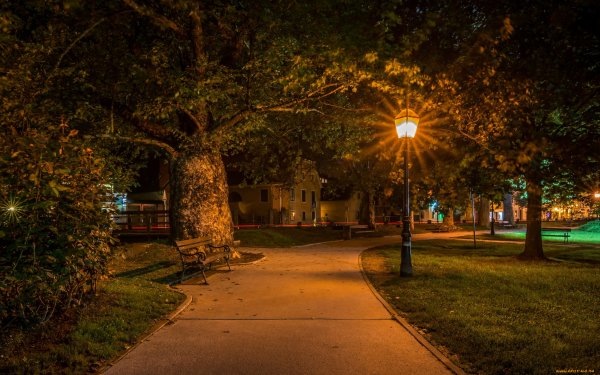 Таганский парк ночью