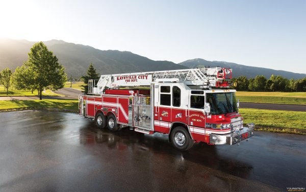 Большая пожарная машина