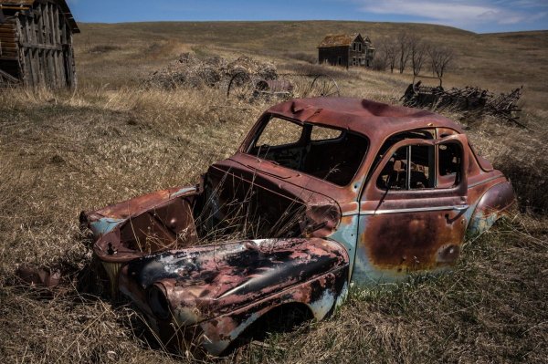 Старый Ржавый автомобиль