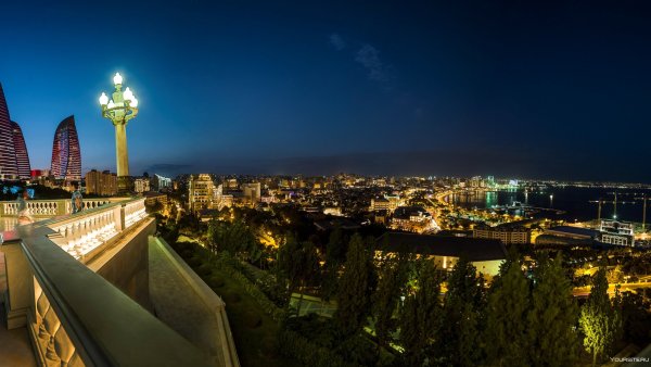 Ночной Баку панорама