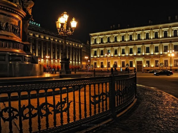 Дворцовый мост в Санкт-Петербурге