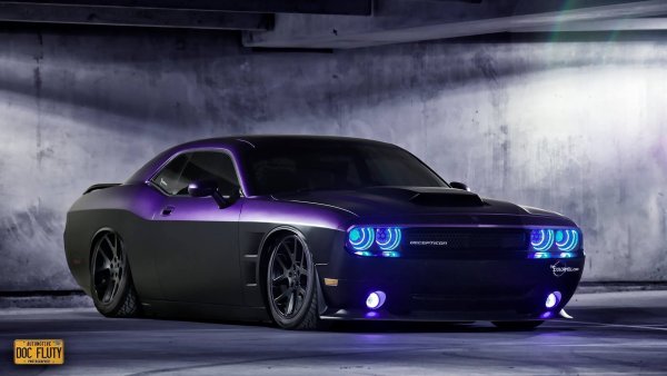 Додж Челленджер неон