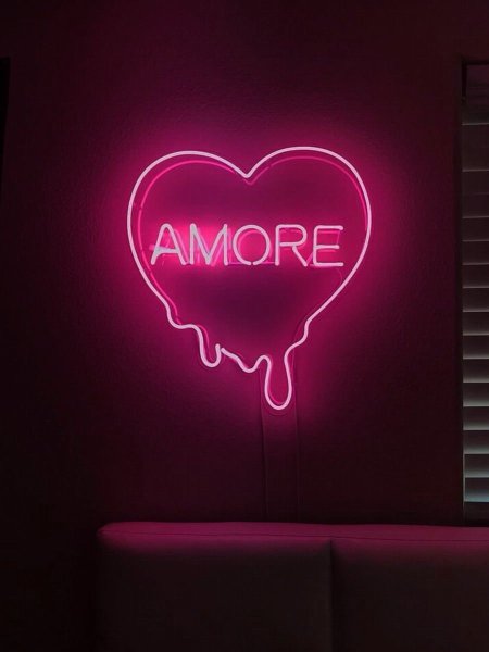 Amor неоновая вывеска