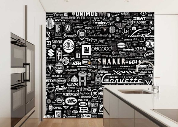 Надписи на белой стене