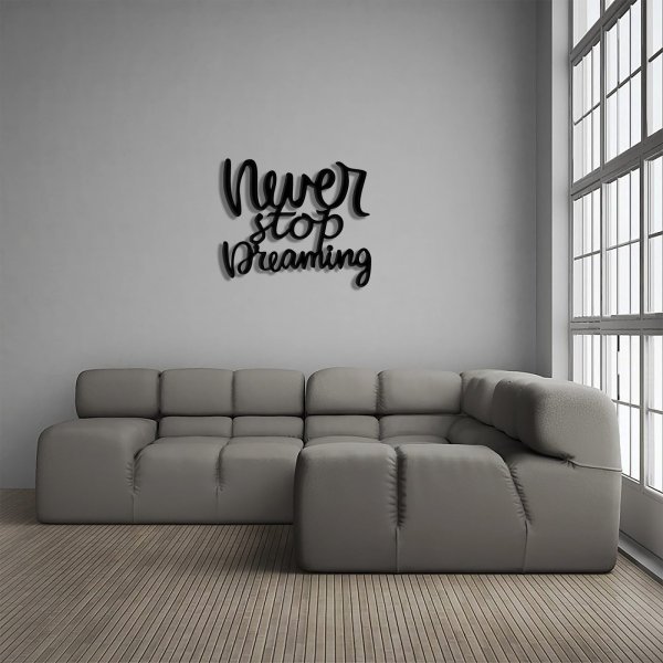 Дизайнерские надписи на стене