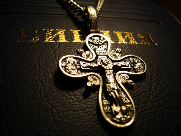 Крестик с изображением Господа