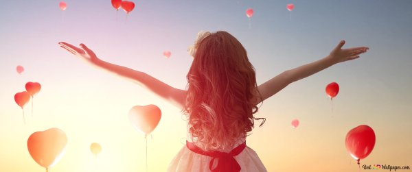 Девочка с шариком сердечком