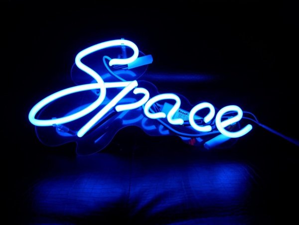 Светящиеся надписи