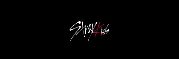 Stray Kids на черном фоне