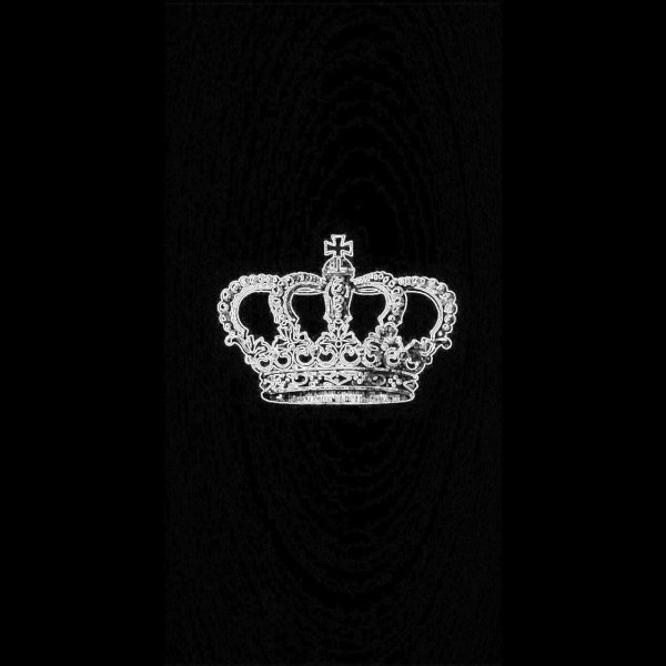 Корона на черном фоне