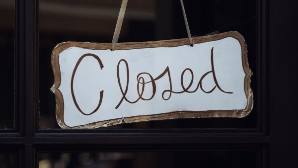 Табличка закрыто на двери