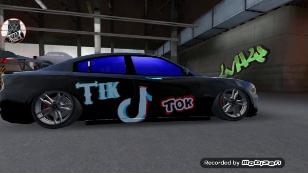 Винилы на авто из кар паркинг