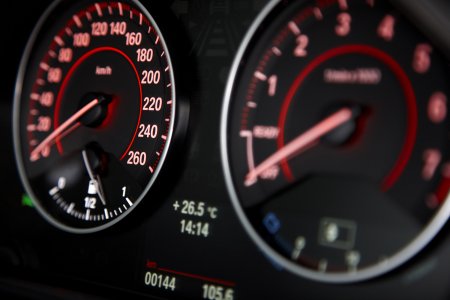 БМВ 116i спидометр