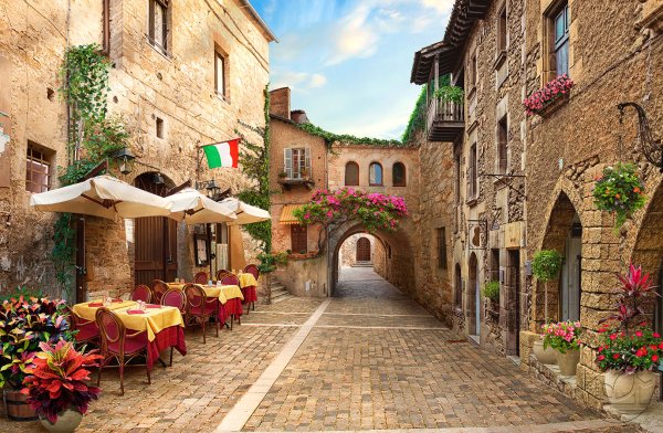 Фрески улочки Италии с кафе