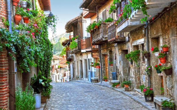 Старинные улочки городков Приморья Италии