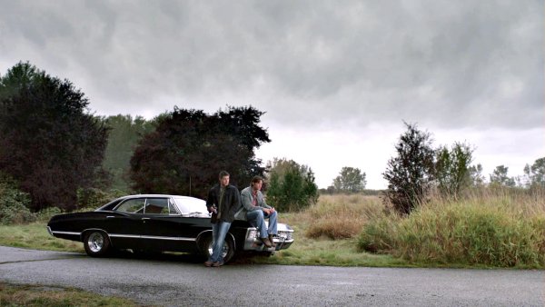 Дин и Сэм в Импале