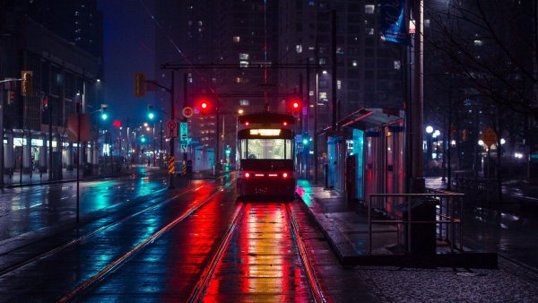 Ночная автобусная остановка