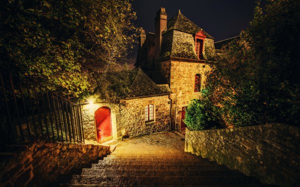 Старинный город ночью