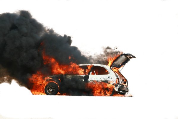 Горящий автомобиль