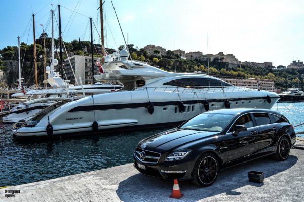 Яхта Мерседес Бенц