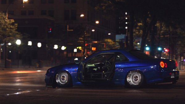 Nissan Skyline GTR r34 ночью