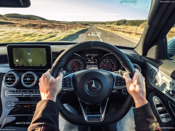 Мерседес с 63 за рулём