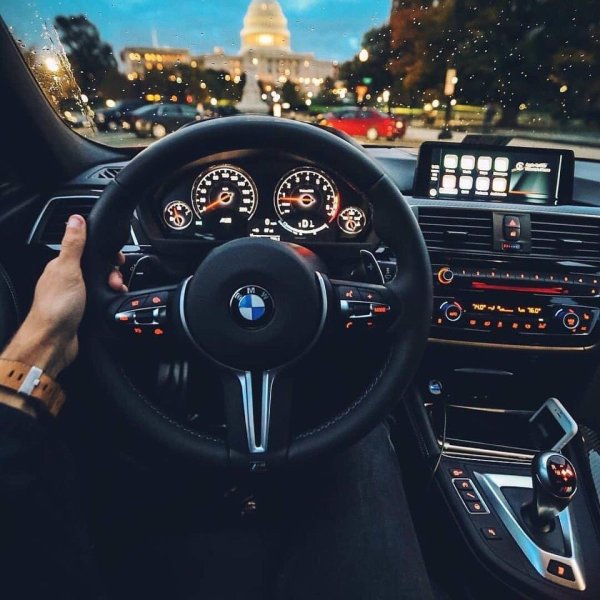 Вид за рулем машины