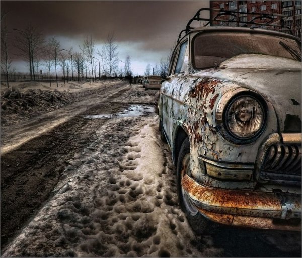 Старые ржавые машины заброшенные