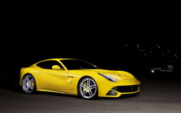 Ferrari f12 Berlinetta желтая
