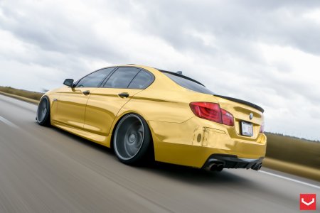 BMW m5 Gold