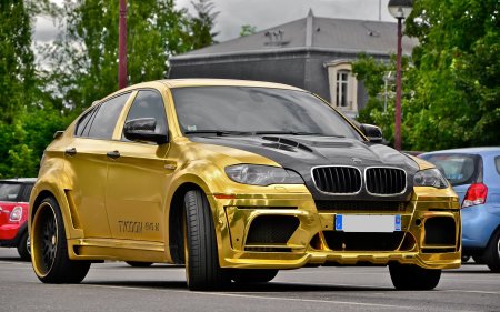 BMW x6m Золотая