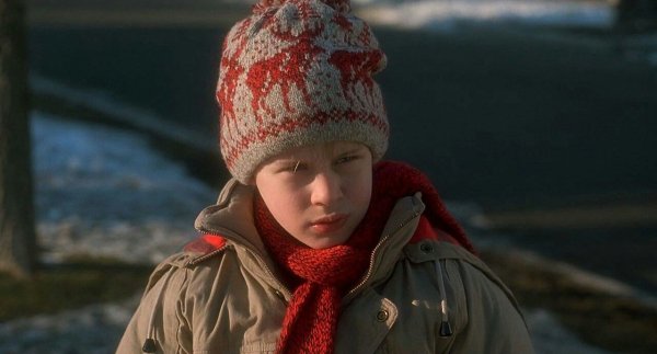 Кевин Маккалистер в шапке