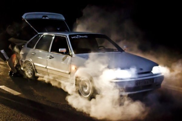 ВАЗ 2114 белая дрифт