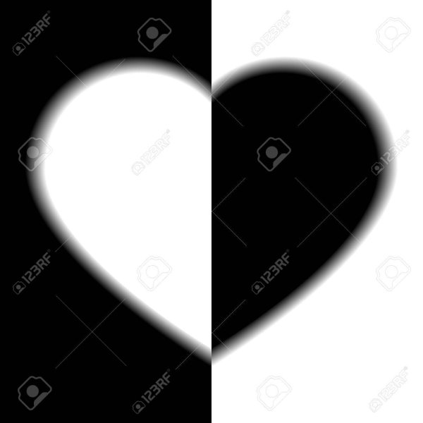 Половина сердца на черном фоне