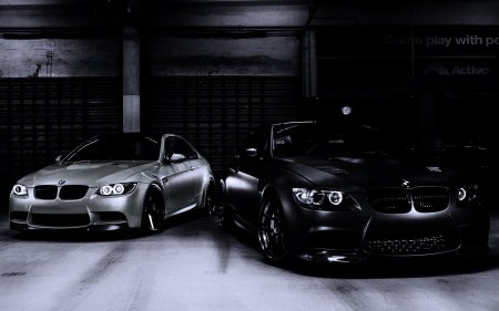 Мерс и БМВ черные