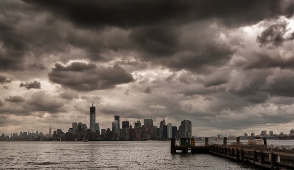 Пасмурный город