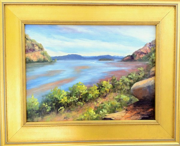 Нарисованная картина в раме