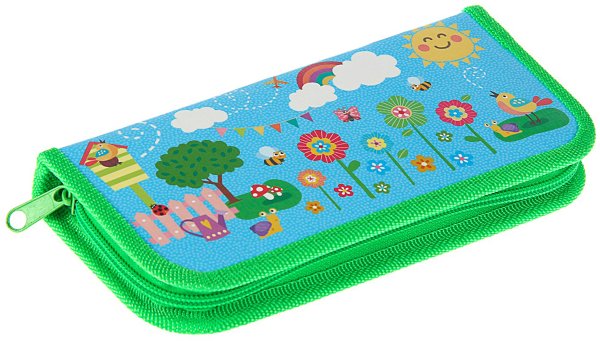 Пенал на белом фоне